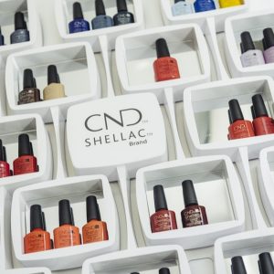 Auswahl der Shellac Nagellack Farben im Kosmetikstudio Sendling