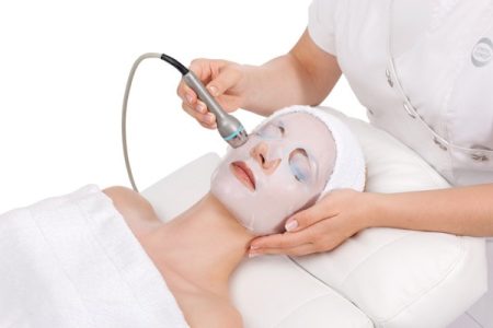 Maske mit Ultraschall bei Meisterkosmetikerin Brummer München Sendling